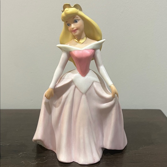 Vintage Disney Porcelain Sleeping Beauty Figurine Set - Picture 5 of 11